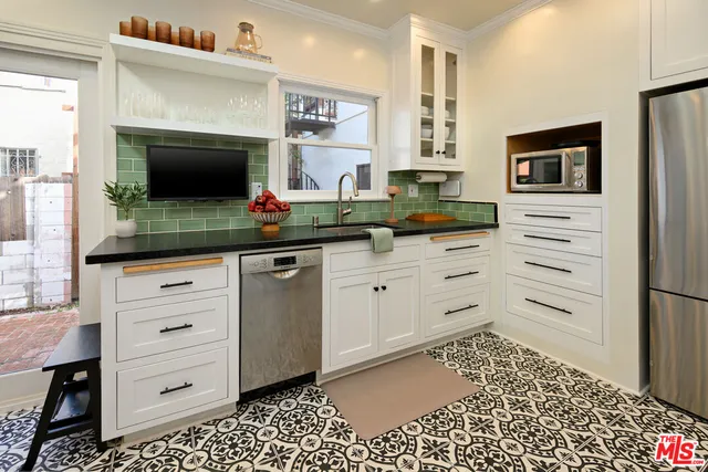 $1,750,000 | 502 North Gardner Street, Los Angeles, CA 90036