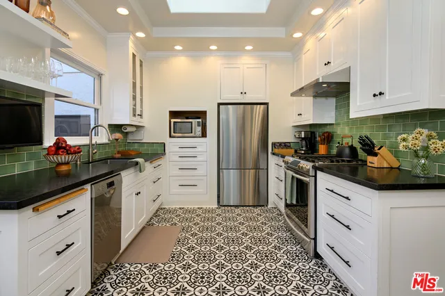 $1,750,000 | 502 North Gardner Street, Los Angeles, CA 90036