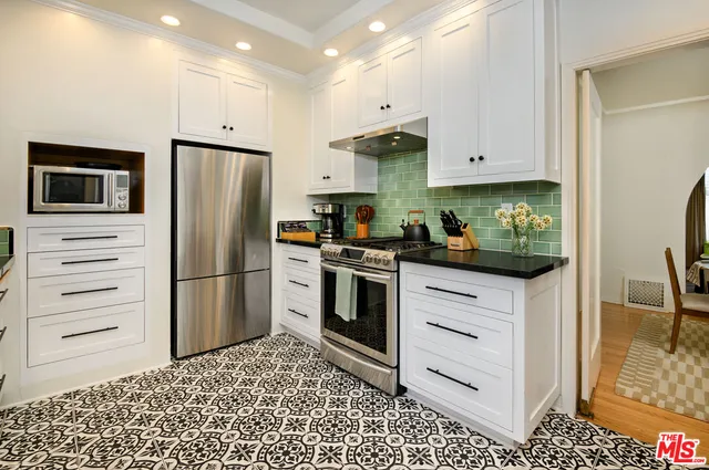 $1,750,000 | 502 North Gardner Street, Los Angeles, CA 90036