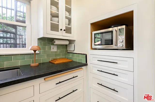 $1,750,000 | 502 North Gardner Street, Los Angeles, CA 90036