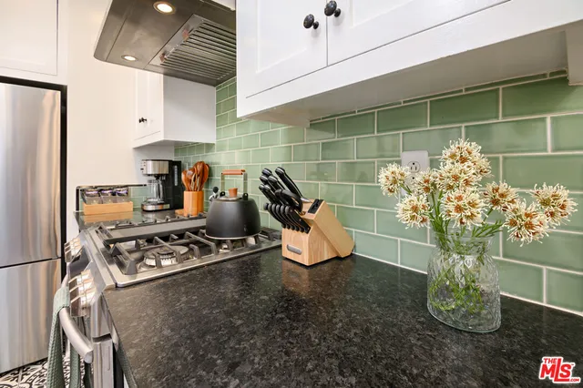 $1,750,000 | 502 North Gardner Street, Los Angeles, CA 90036