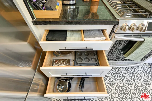 $1,750,000 | 502 North Gardner Street, Los Angeles, CA 90036