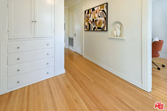 $1,750,000 | 502 North Gardner Street, Los Angeles, CA 90036