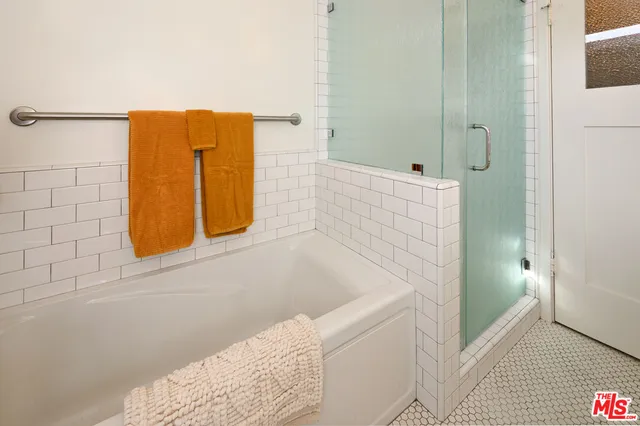 $1,750,000 | 502 North Gardner Street, Los Angeles, CA 90036