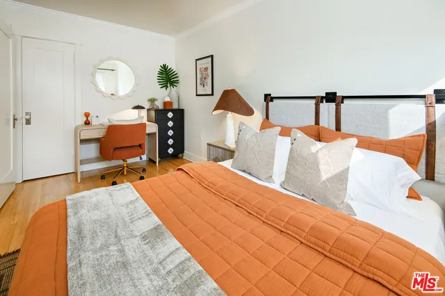 $1,750,000 | 502 North Gardner Street, Los Angeles, CA 90036