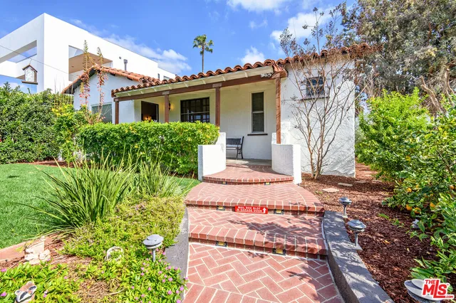 $1,750,000 | 502 North Gardner Street, Los Angeles, CA 90036