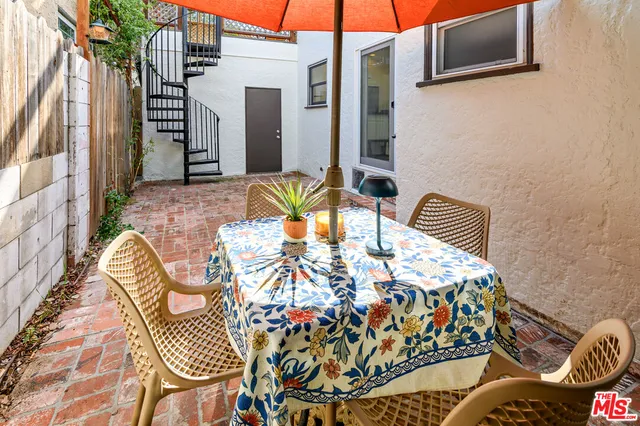 $1,750,000 | 502 North Gardner Street, Los Angeles, CA 90036