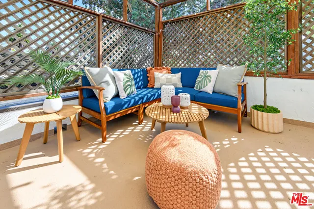 $1,750,000 | 502 North Gardner Street, Los Angeles, CA 90036