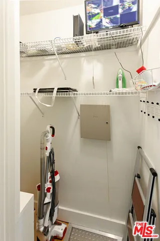 $1,750,000 | 502 North Gardner Street, Los Angeles, CA 90036