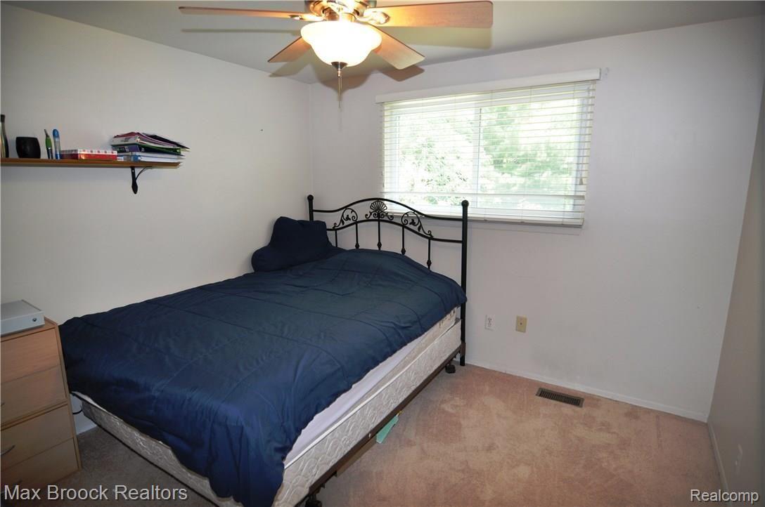 68 Foxboro Drive Rochester, MI 48309 - Photo 25 of 35 DSC_0114.JPG