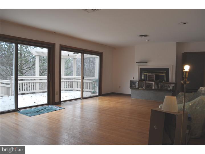 178 Grubb Road Malvern, PA 19355 - Photo 3 of 14 Living Room