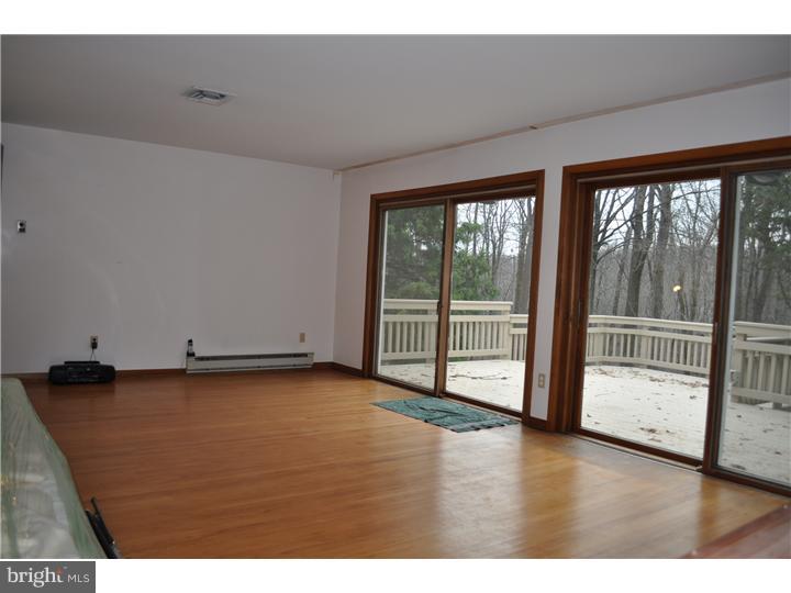 178 Grubb Road Malvern, PA 19355 - Photo 4 of 14 Living Room