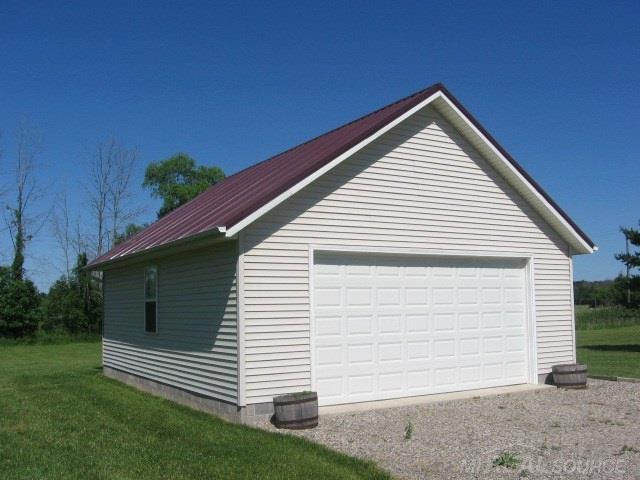 6235 Harrington Road Croswell, MI 48422 - Photo 14 of 46 31295348-13.JPG