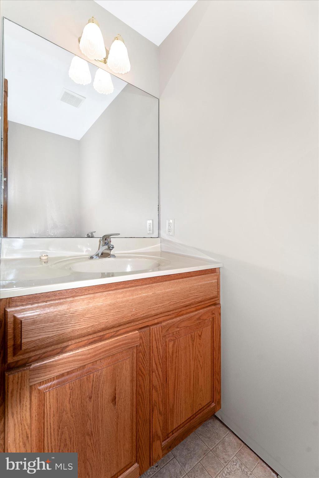 5019 Old Swimming Pool Road Frederick, MD 21703 - Photo 63 of 135 Lower Level Closet Bath