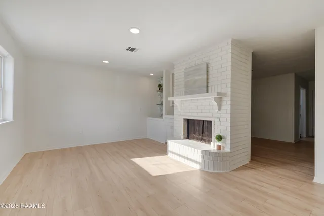 $1,300 | 121 Courtney Drive, Duson, LA 70529