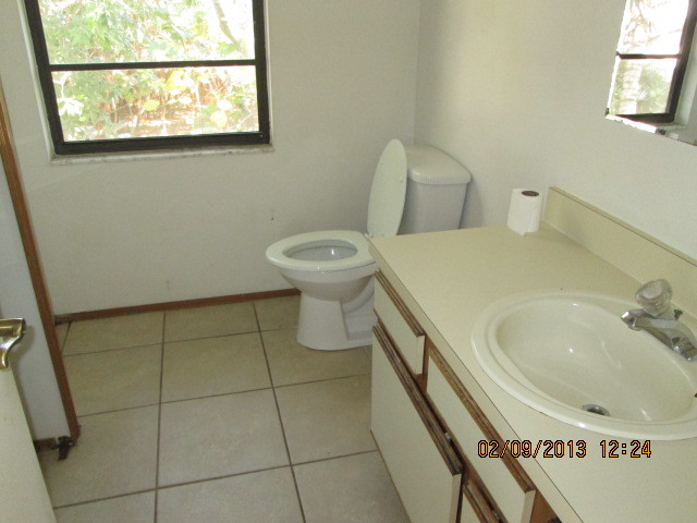 3945 Mary Road Big Pine Key, FL 33043 - Photo 16 of 23 Hall bath with laundry