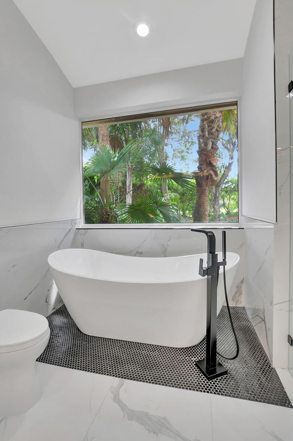 7636 Dorchester Road Boynton Beach, FL 33472 - Photo 22 of 58 Primary Bathroom