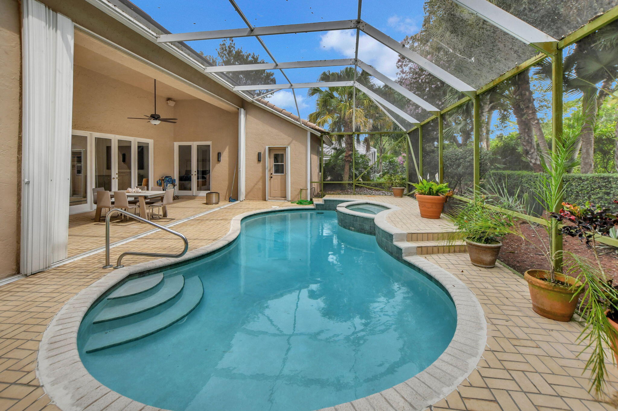 7636 Dorchester Road Boynton Beach, FL 33472 - Photo 38 of 58 Patio/Pool Area