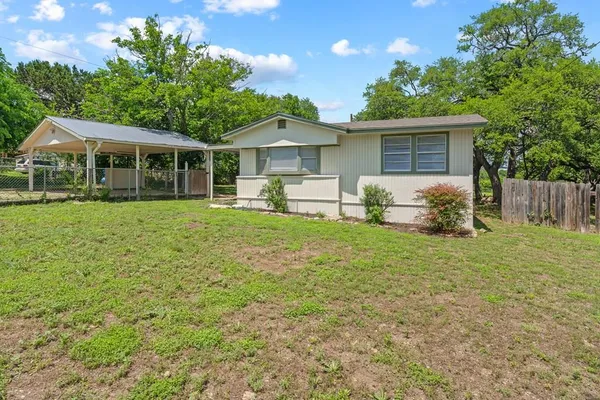 $210,000 | 108 Whitewing Drive East, Kerrville, TX 78028