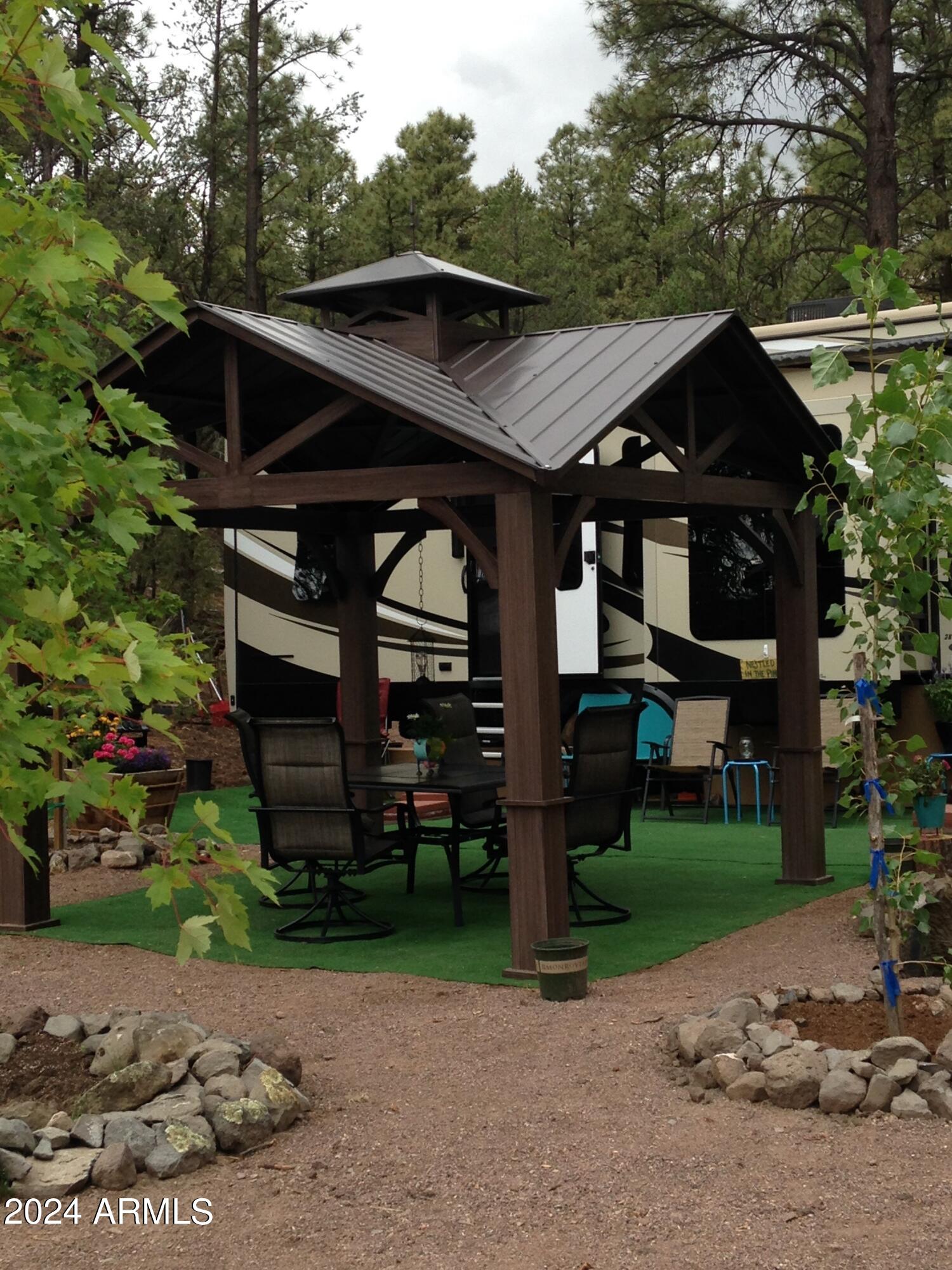 2 County Rd N2331 Nutrioso, AZ 85932 - Photo 25 of 40 a front view of house with yard
