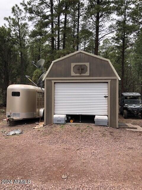 2 County Rd N2331 Nutrioso, AZ 85932 - Photo 30 of 40 a front view of a house with a garden