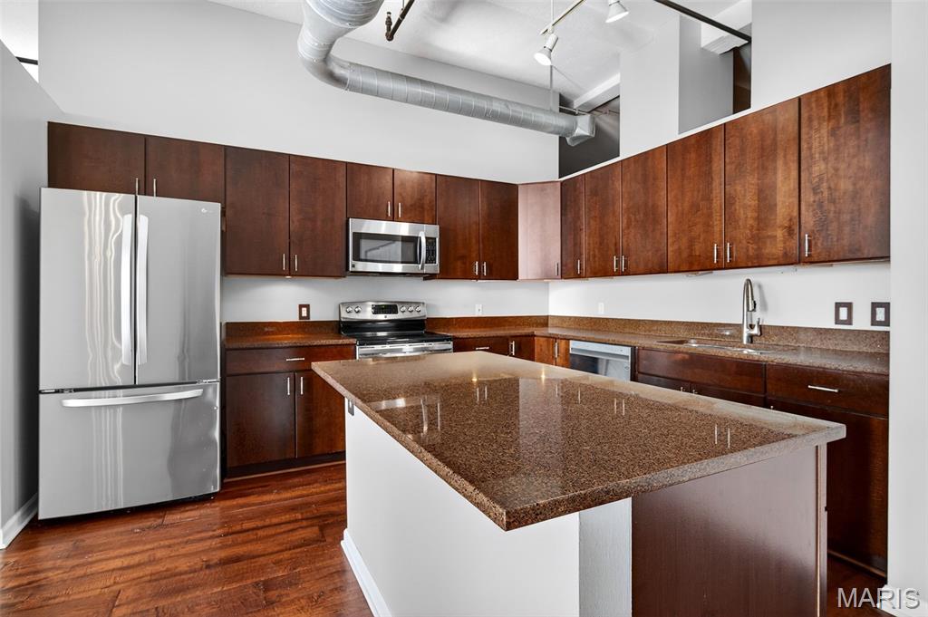 1501 Locust Street, Unit 608 St. Louis, MO 63103 - Photo 13 of 34