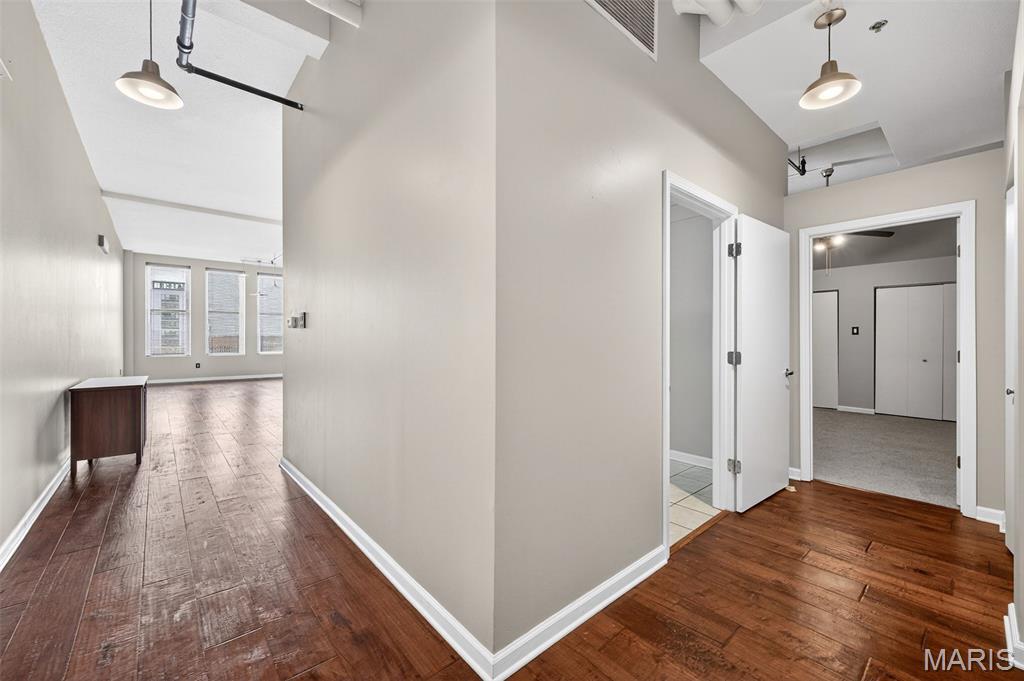 1501 Locust Street, Unit 608 St. Louis, MO 63103 - Photo 7 of 34