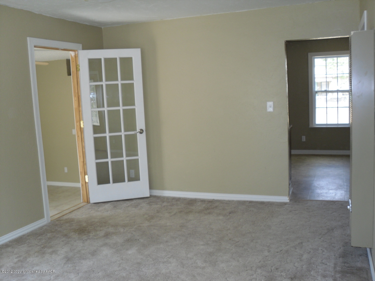 4011 Bowie Street Amarillo, TX 79110 - Photo 2 of 10 Living Room