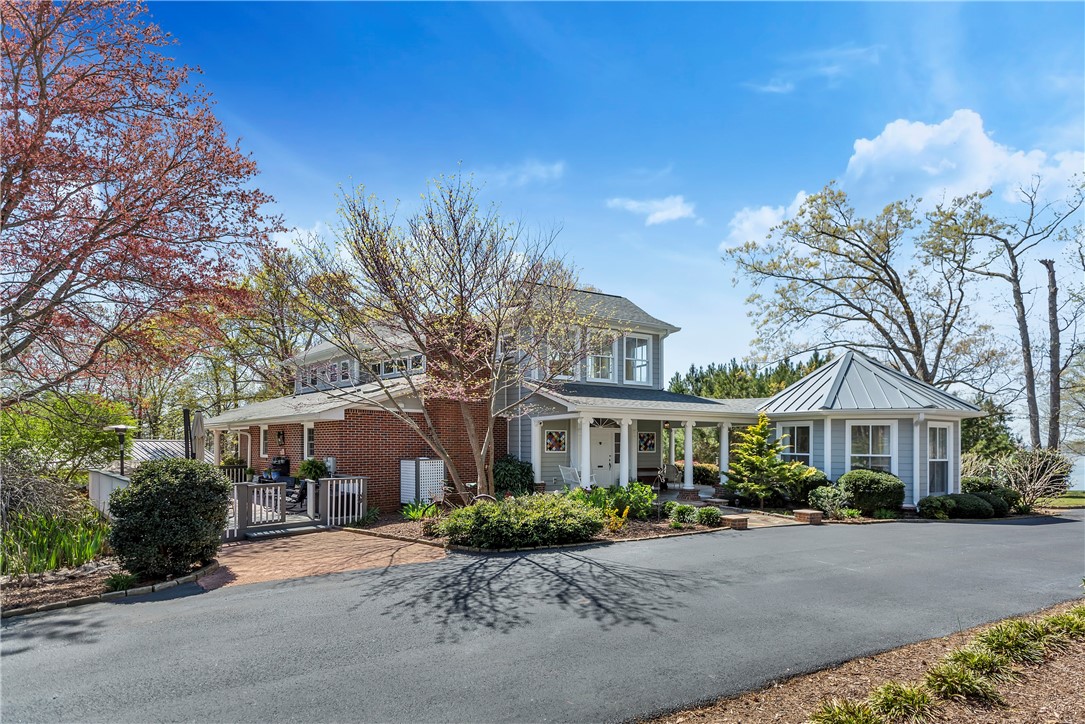 134 White Circle Starr, SC 29684 - Photo 5 of 50 Circular Drive To Main Home