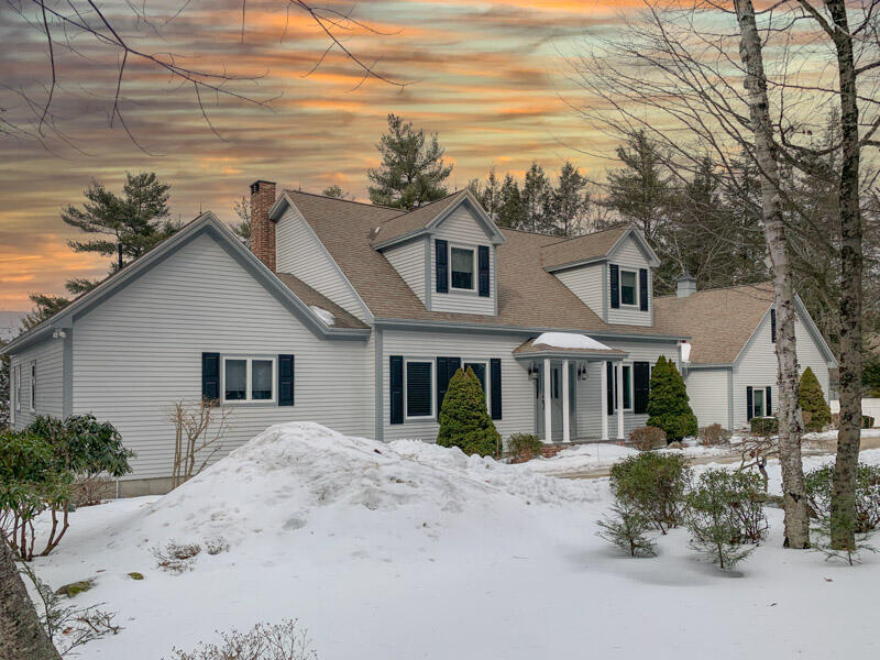 59 West Chops Point Road Bath, ME 04530 - Photo 4 of 43 WestChopsBathME_MainEntry