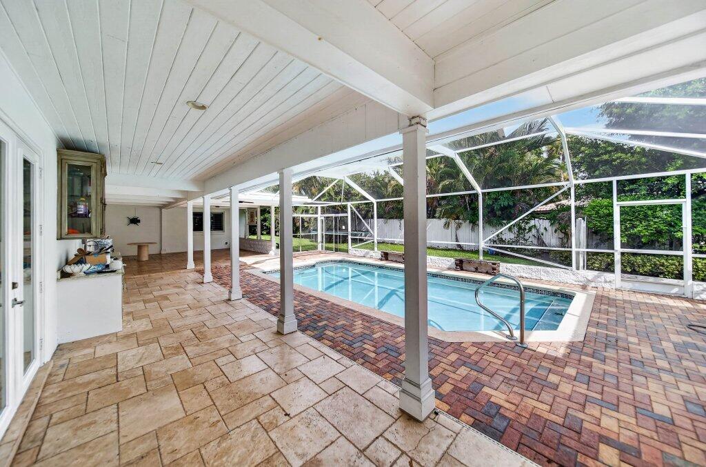15 West High Point Road Sewall's Point, FL 34996 - Photo 48 of 61 outdoorliving1.jpg-SMALL