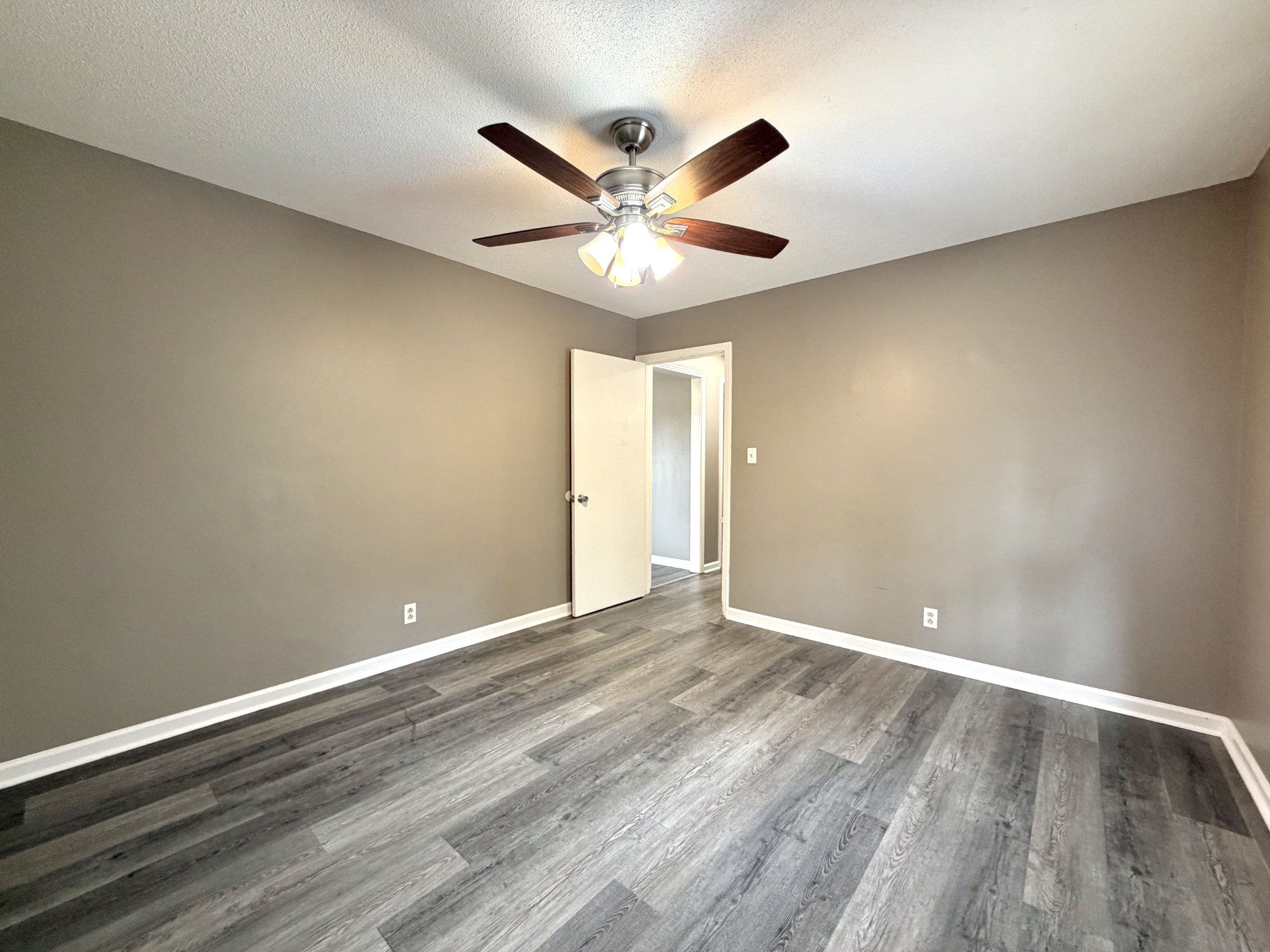 724 Dean Road Clarksville, TN 37040 - Photo 21 of 25 Gallery Image 21