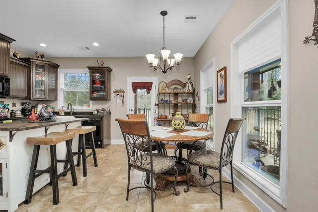 $943,500 | 159 East Double Crk Road, Willis, TX 77378