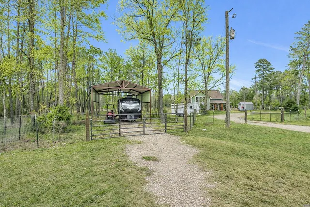 $943,500 | 159 East Double Crk Road, Willis, TX 77378