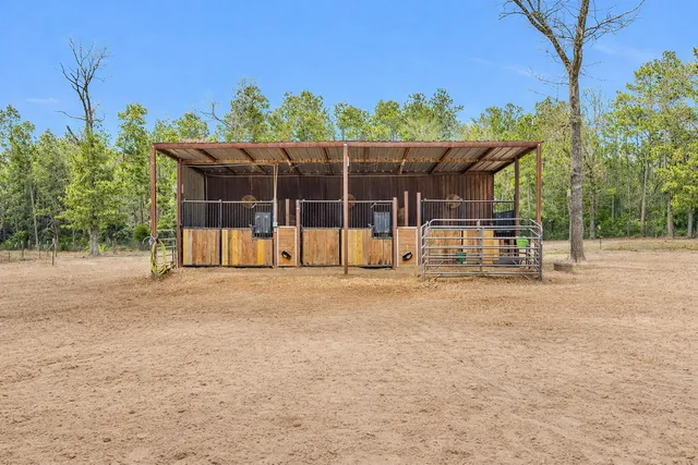 $943,500 | 159 East Double Crk Road, Willis, TX 77378