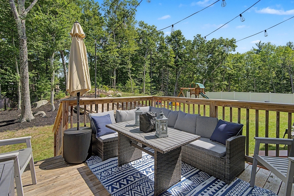 377 Rebecca Road Northbridge, MA 01588 - Photo 10 of 40