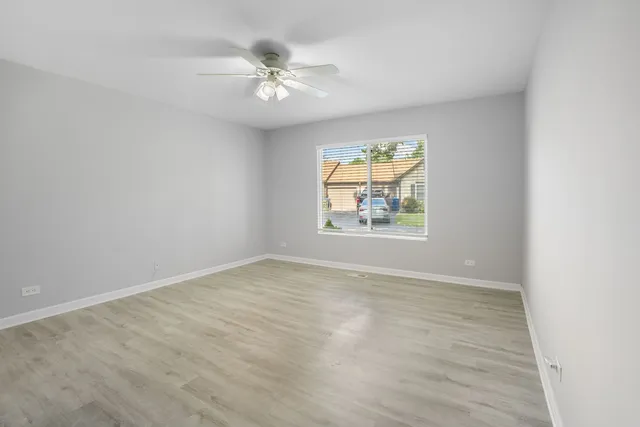 $275,000 | 1817 Appaloosa Drive, Naperville, IL 60565