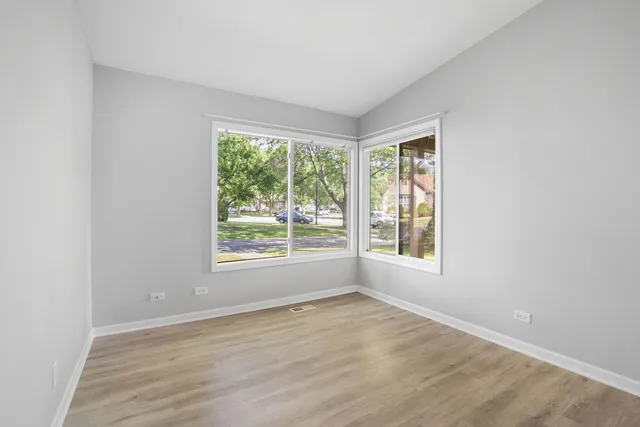 $275,000 | 1817 Appaloosa Drive, Naperville, IL 60565