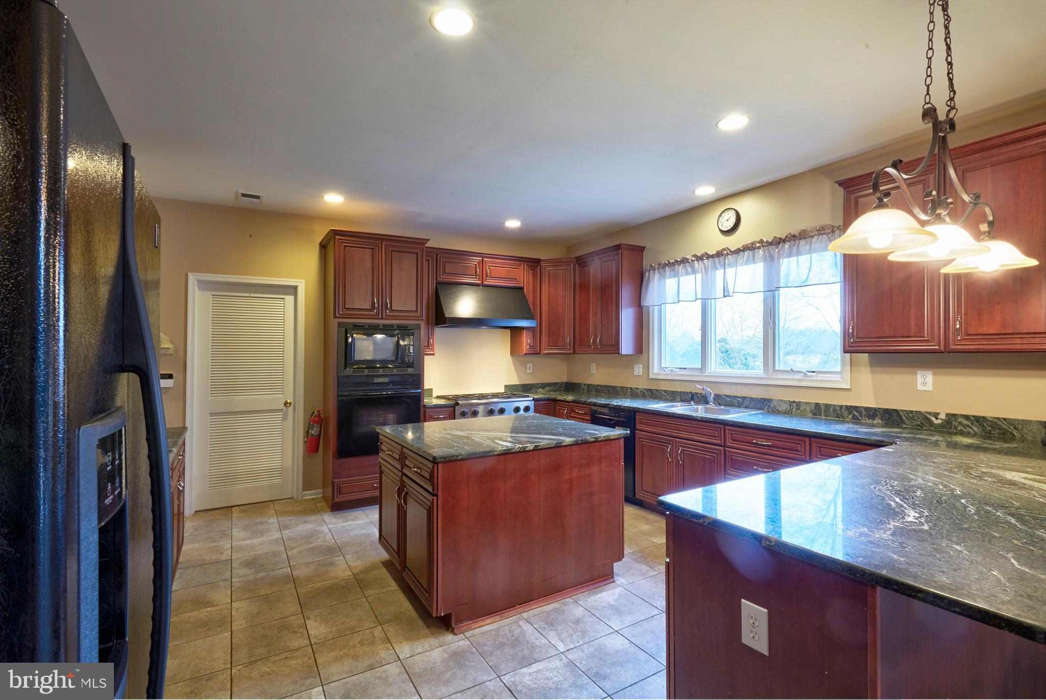 4 Millennium Drive Columbus, NJ 08022 - Photo 10 of 50 Kitchen