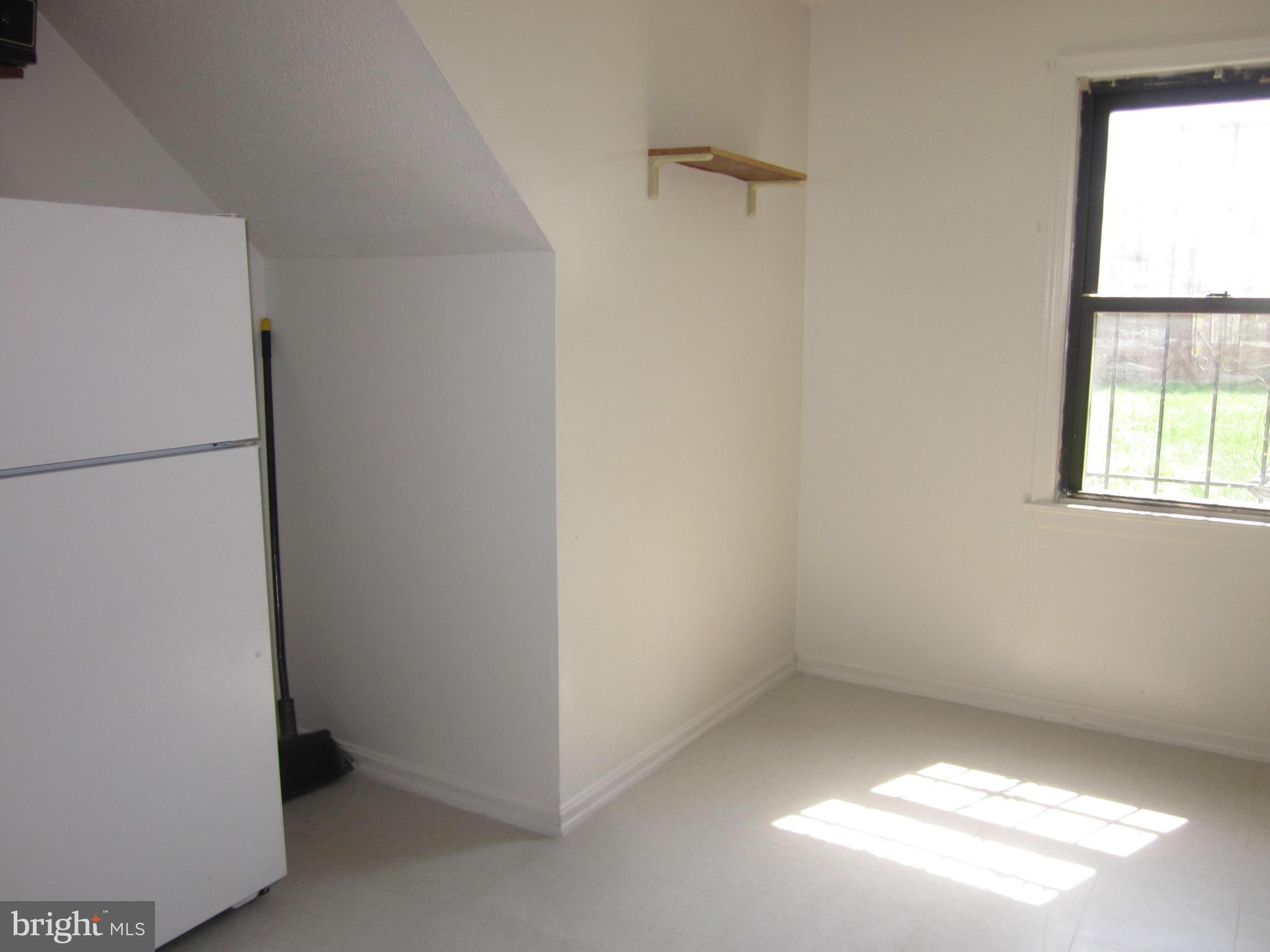 5025 Sheriff Road Northeast Washington, DC 20019 - Photo 6 of 10 Kitchen