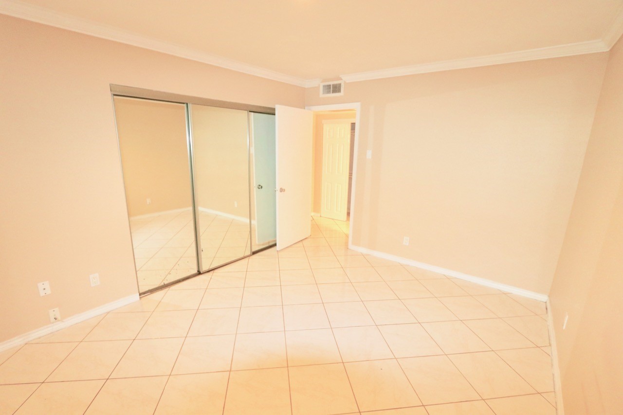 4040 San Felipe Street, Unit 122 Houston, TX 77027 - Photo 5 of 7 Bedroom