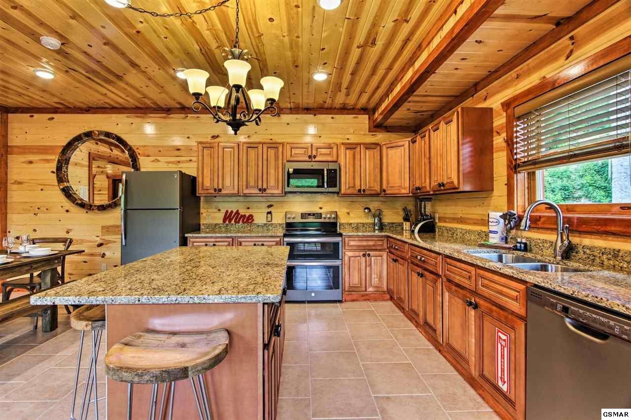 3242 Smoky Ridge Way Sevierville, TN 37862 - Photo 4 of 36 Gallery Image 4