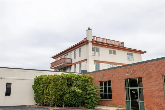 $3,300 | 945 Westminster Street, Providence, RI 02903