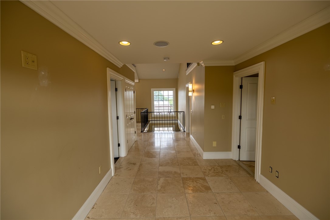 945 Westminster Street Providence, RI 02903 - Photo 35 of 37 2nd landing Hallway