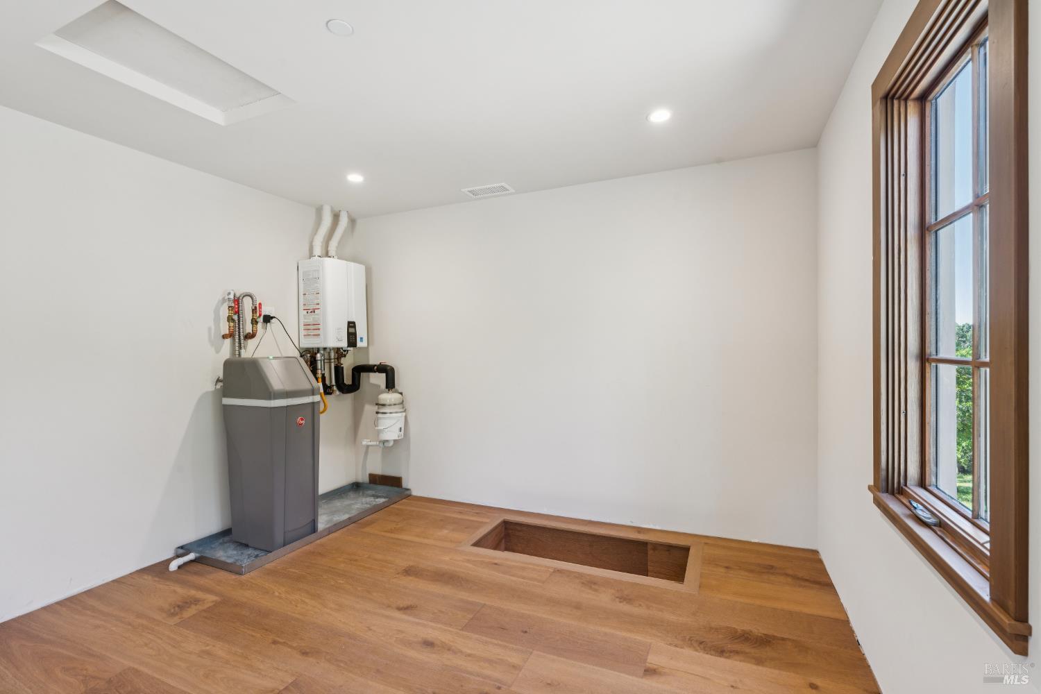 1044 Deer Park Road Deer Park, CA 94576 - Photo 39 of 61 Bonus space above pantry