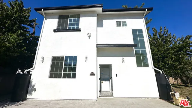 $4,900 | 16023 Wyandotte Street, Lake Balboa, CA 91406