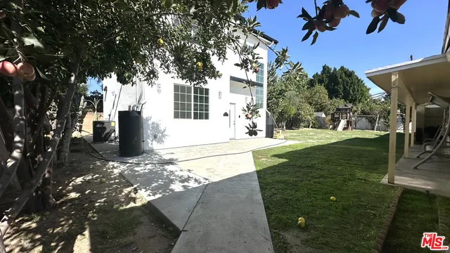 $4,900 | 16023 Wyandotte Street, Lake Balboa, CA 91406