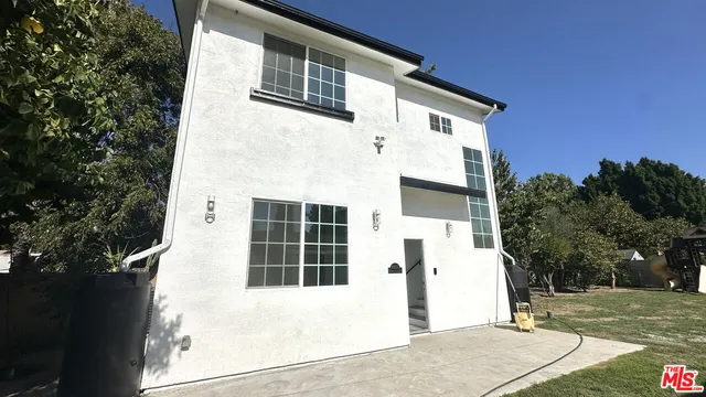 $4,900 | 16023 Wyandotte Street, Lake Balboa, CA 91406