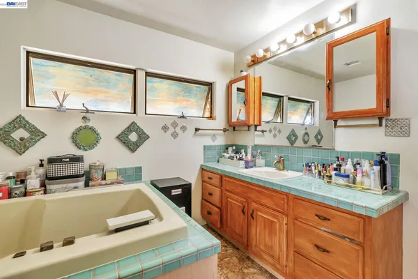 $599,888 | 71 Taylor Place, Bethel Island, CA 94511