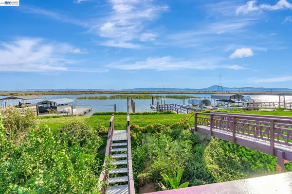 $599,888 | 71 Taylor Place, Bethel Island, CA 94511